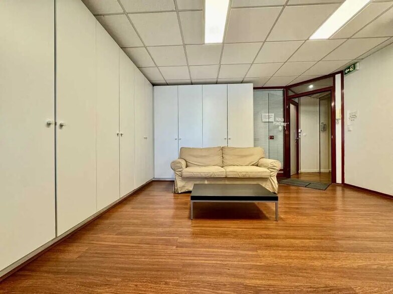 Bureau dans Villeurbanne à louer - Photo de l’immeuble – Image 2 sur 10