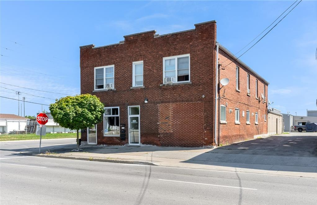 192-194 Burgar St, Welland, ON à vendre Photo principale– Image 1 sur 6