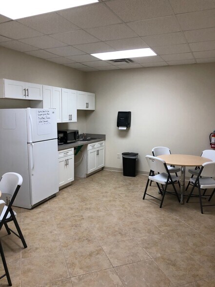 8404-8414 Wilsky Blvd, Tampa, FL à vendre - Photo intérieure – Image 3 sur 10