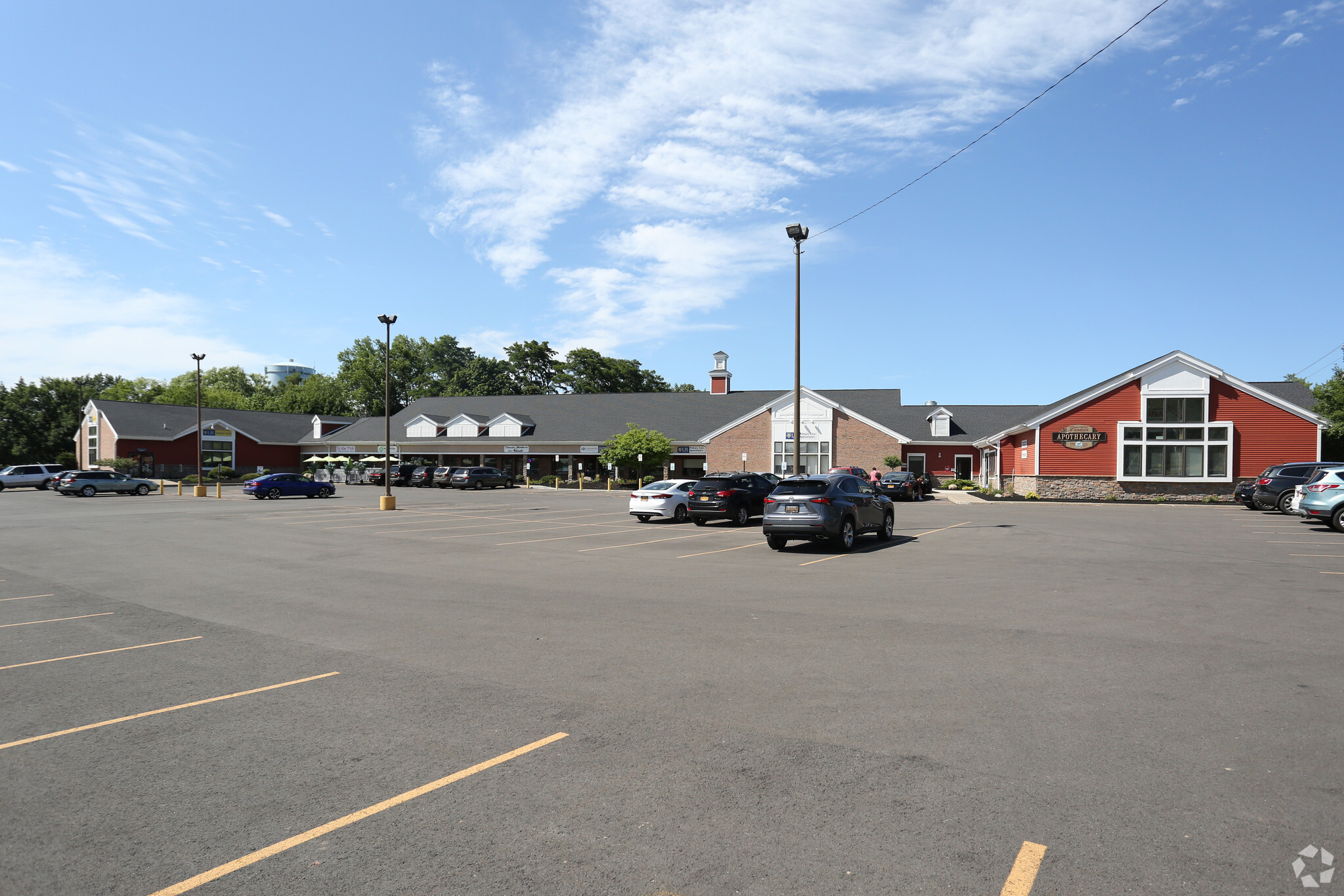 42 Nichols St, Spencerport, NY à louer Photo principale– Image 1 sur 8