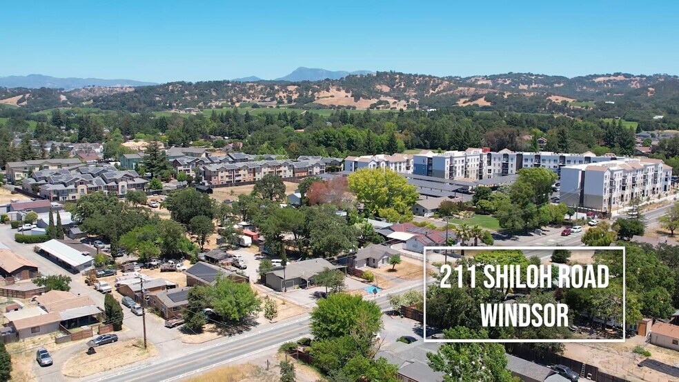 211 Shiloh Rd, Windsor, CA à vendre - Vidéo sur l’annonce professionnelle – Image 2 sur 43