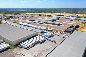 13145 S Unitec Dr, Laredo, TX à louer Photo de l’immeuble– Image 1 sur 8