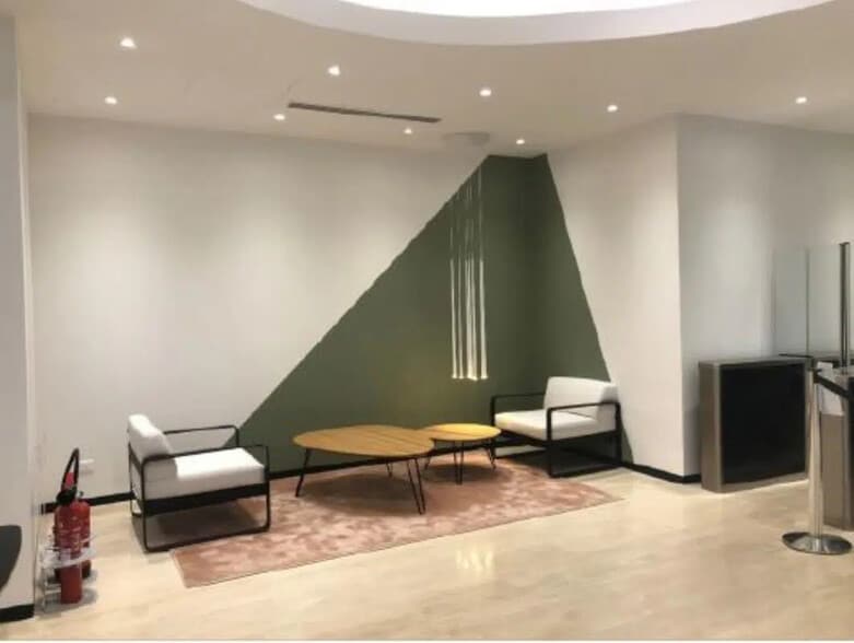 177-185 Rue De Bercy, Paris à louer - Photo de l’immeuble – Image 3 sur 16