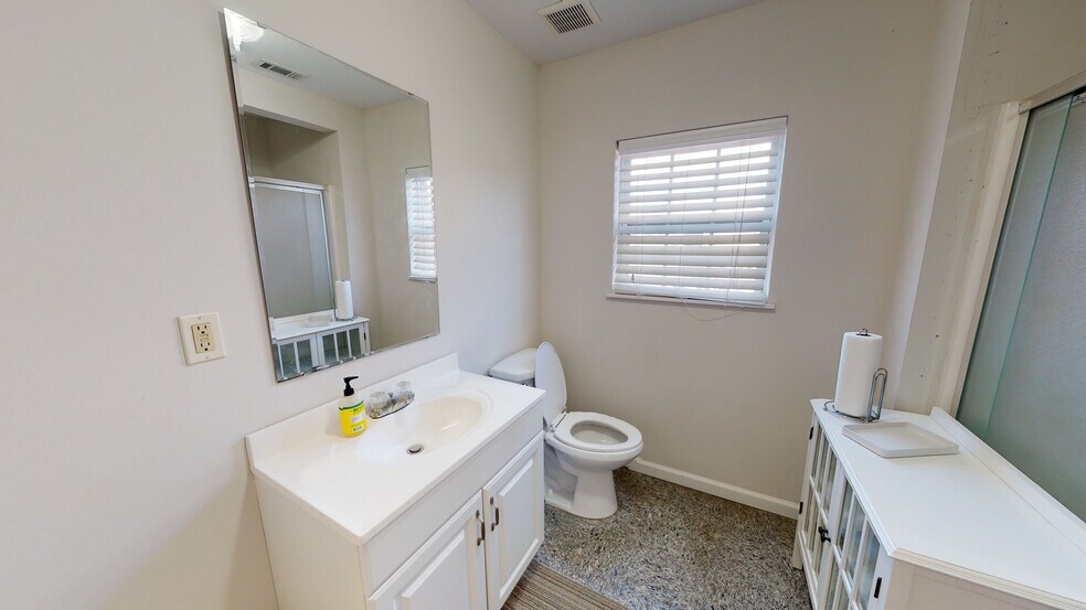 1605 E 7th St, Austin, TX à louer - Photo de l’immeuble – Image 3 sur 17