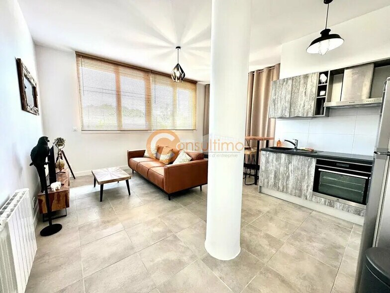 Local d’activités dans Carbon-Blanc à louer - Photo intérieure – Image 3 sur 9