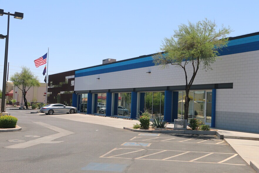 1775 E University Dr, Tempe, AZ à louer - Photo de l’immeuble – Image 3 sur 26