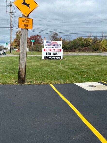 750 Lee Rd, Greece, NY à louer - Photo de l’immeuble – Image 2 sur 3