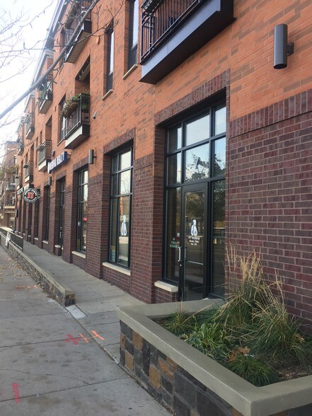 1-9 W Franklin Ave, Minneapolis, MN à louer - Photo de l’immeuble – Image 3 sur 3