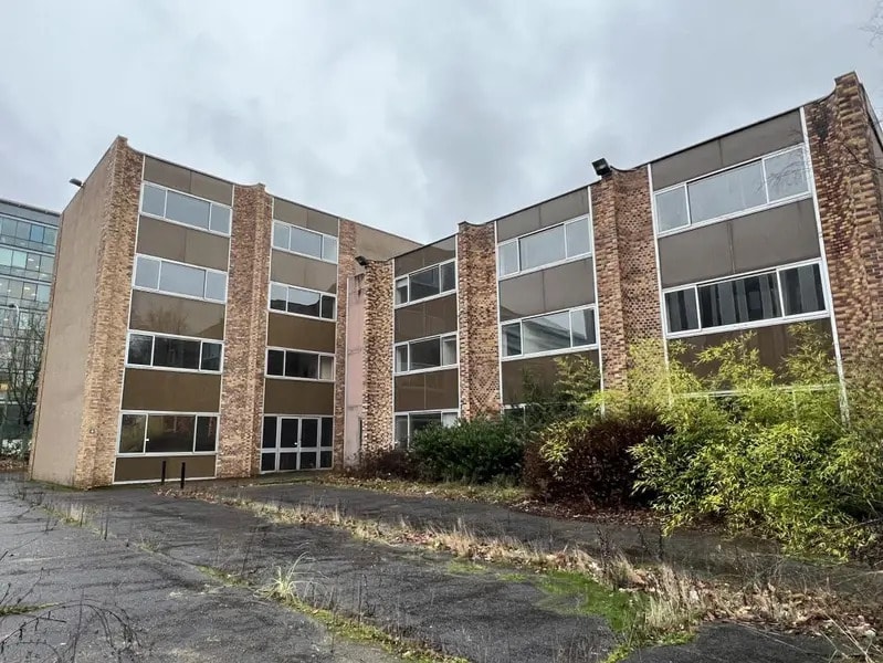 6 Square Isaac Newton, Montigny-le-Bretonneux à vendre Photo de l’immeuble– Image 1 sur 11