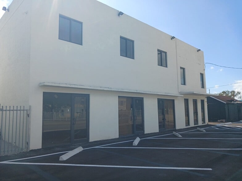 2994 NW 54th St, Miami, FL à louer - Photo de l’immeuble – Image 3 sur 4