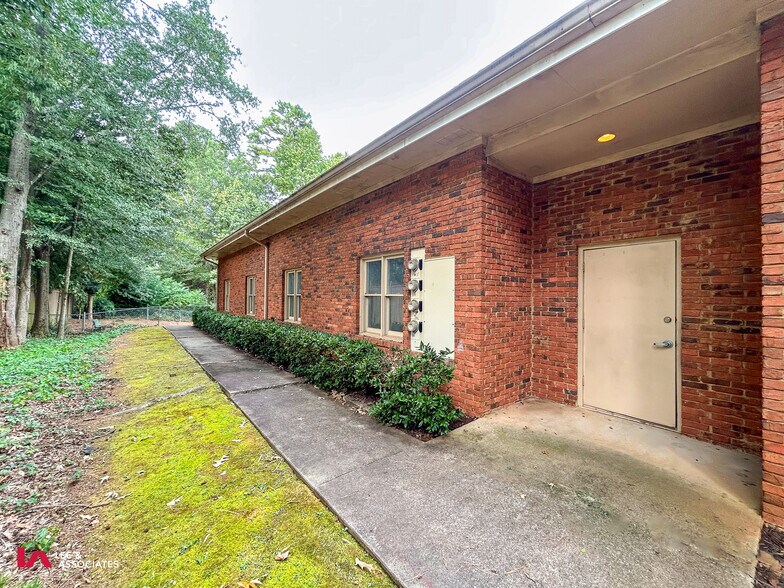 320 Winn Way, Decatur, GA à louer - Photo de l’immeuble – Image 2 sur 17