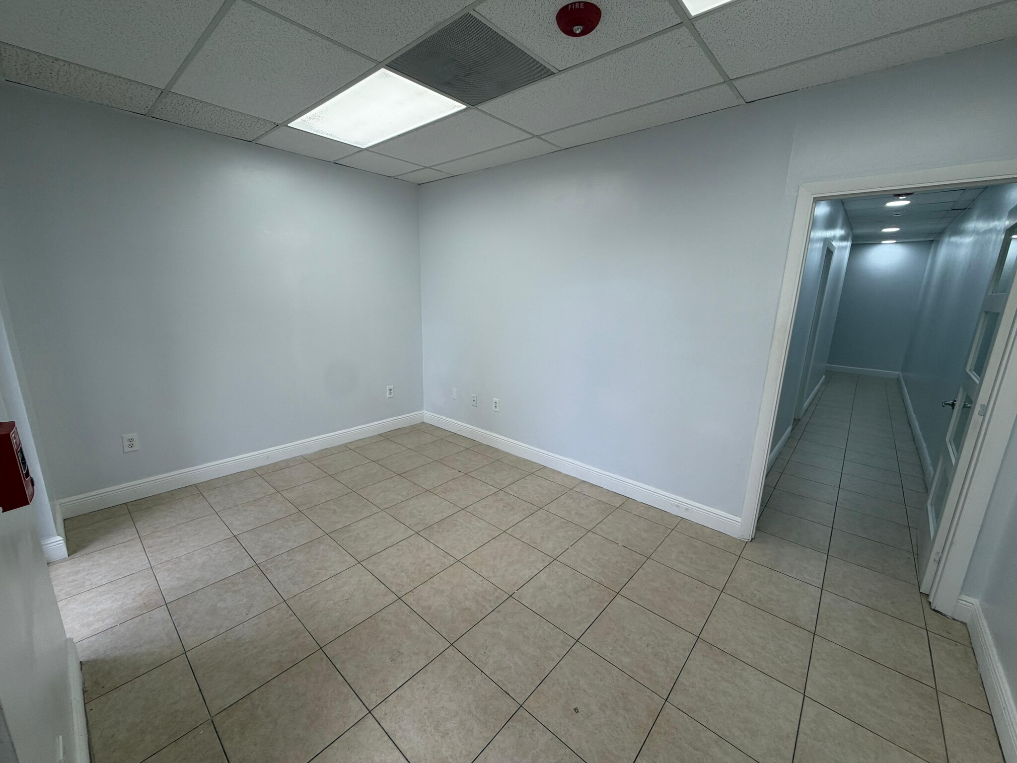 3901 NW 79th Ave, Doral, FL à louer Photo intérieure– Image 1 sur 10