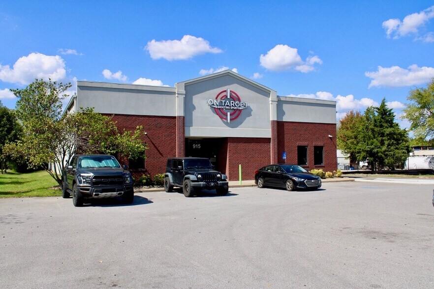 915 N Thompson Ln, Murfreesboro, TN à vendre - Photo de l’immeuble – Image 2 sur 3
