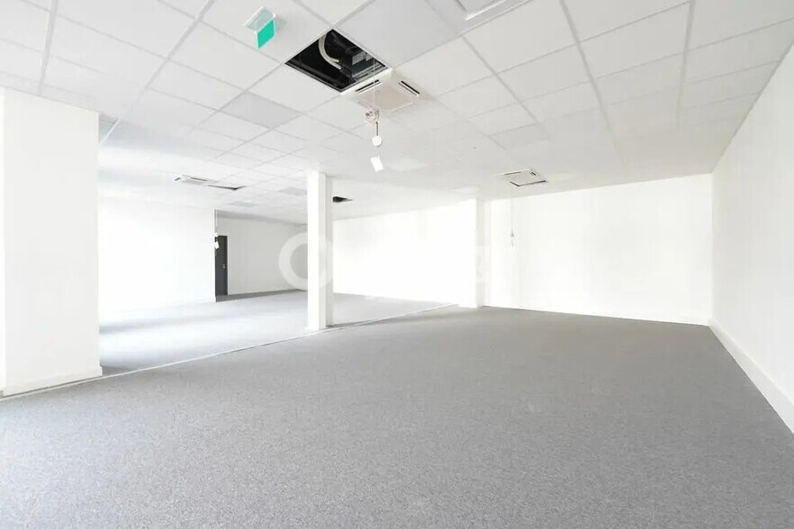 Bureau dans Dardilly à louer - Photo de l’immeuble – Image 2 sur 12