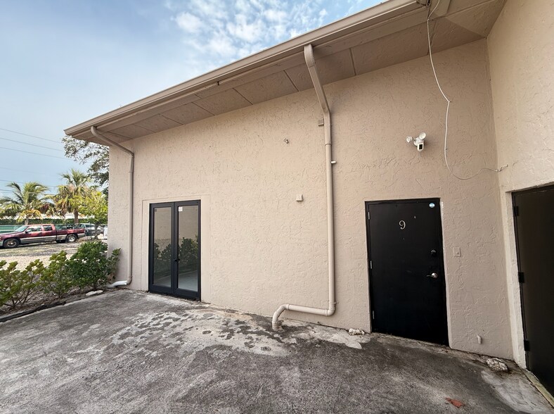 1177 Clare Ave, West Palm Beach, FL à louer - Photo de l’immeuble – Image 2 sur 7