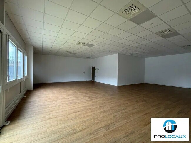 Plus de détails pour Bureau à vendre