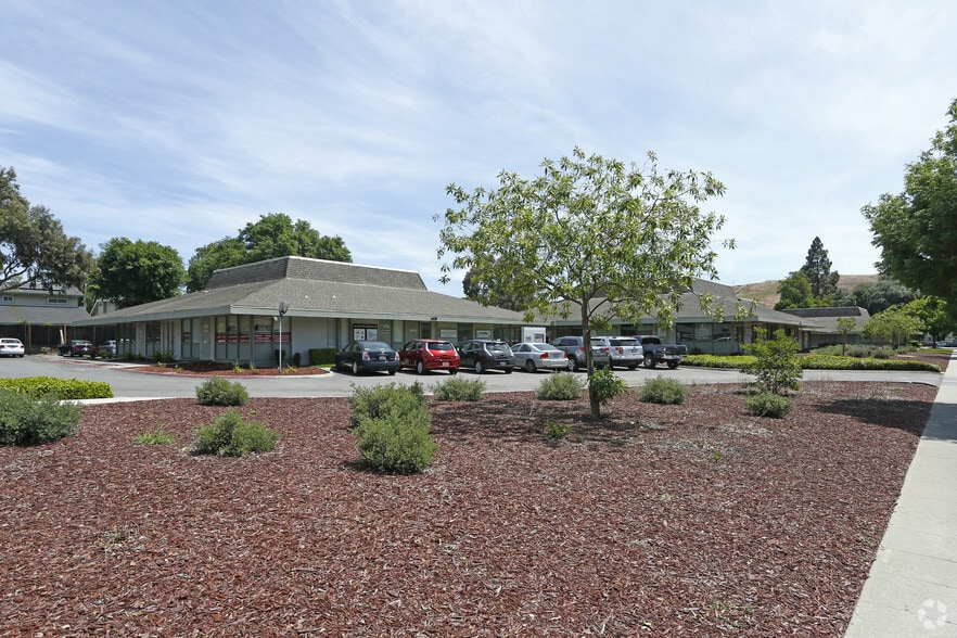 6104-6146 Camino Verde Dr, San Jose, CA à louer - Photo principale – Image 1 sur 7