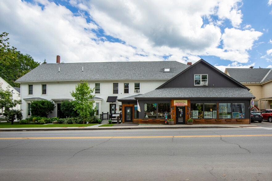 56 Elm St, Camden, ME à vendre - Photo principale – Image 1 sur 27