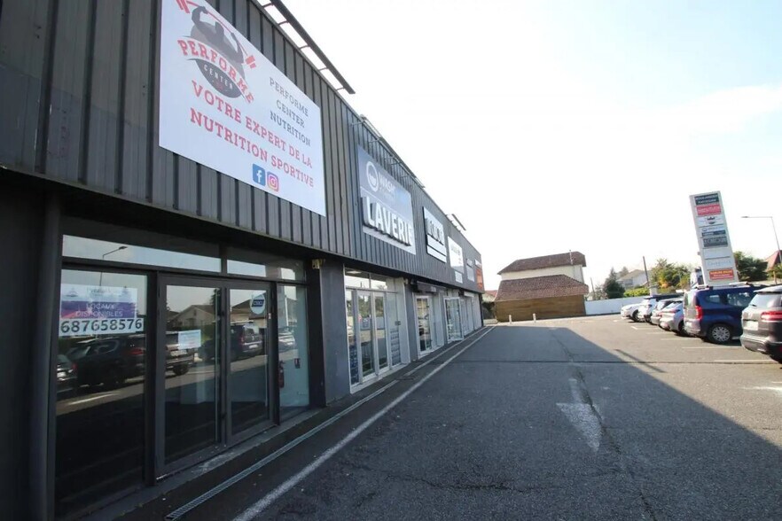 Local commercial dans Pau à louer - Photo de l’immeuble – Image 2 sur 14
