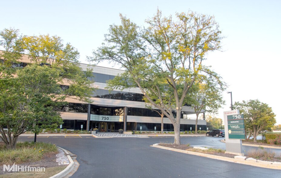 750 Warrenville Rd, Lisle, IL à louer - Photo de l’immeuble – Image 2 sur 11