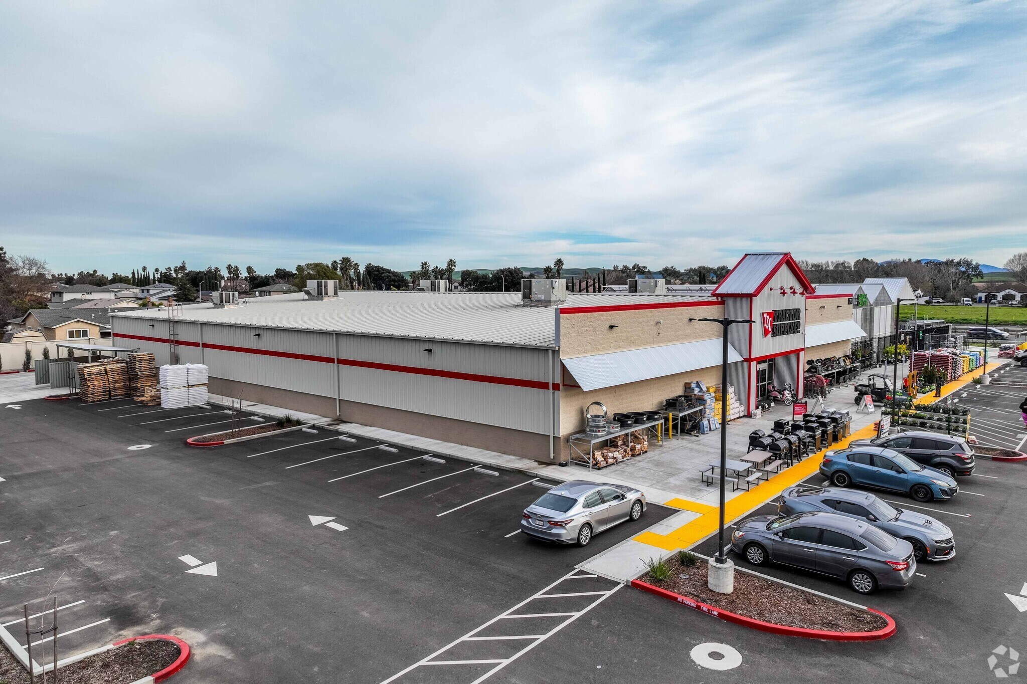 115 Sunset Ave, Suisun City, CA à louer Photo de l’immeuble– Image 1 sur 10