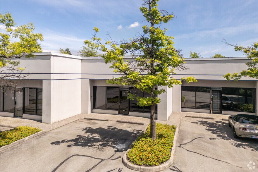 18812 96th Ave, Surrey, BC à louer - Photo de l’immeuble – Image 2 sur 3