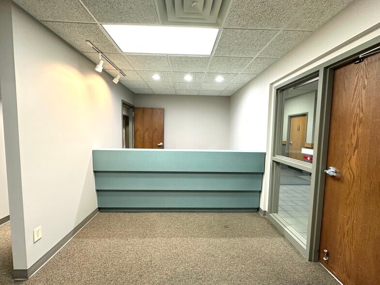 55 E 86th Ave, Merrillville, IN à louer - Photo de l’immeuble – Image 2 sur 9