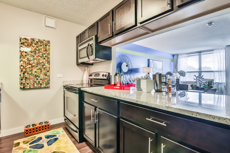 170-200 N Arlington Heights Rd, Arlington Heights, IL à louer - Photo intérieure – Image 2 sur 2