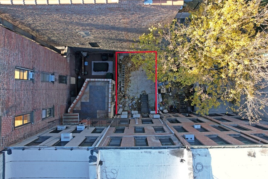 1694 Lexington Ave, New York, NY à vendre - Photo de l’immeuble – Image 3 sur 7