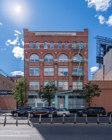 26 Bruckner Blvd, Bronx, NY à louer - Photo de l’immeuble – Image 3 sur 7