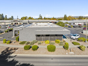 1211 W College Ave, Santa Rosa, CA à louer Photo de l’immeuble– Image 2 sur 6