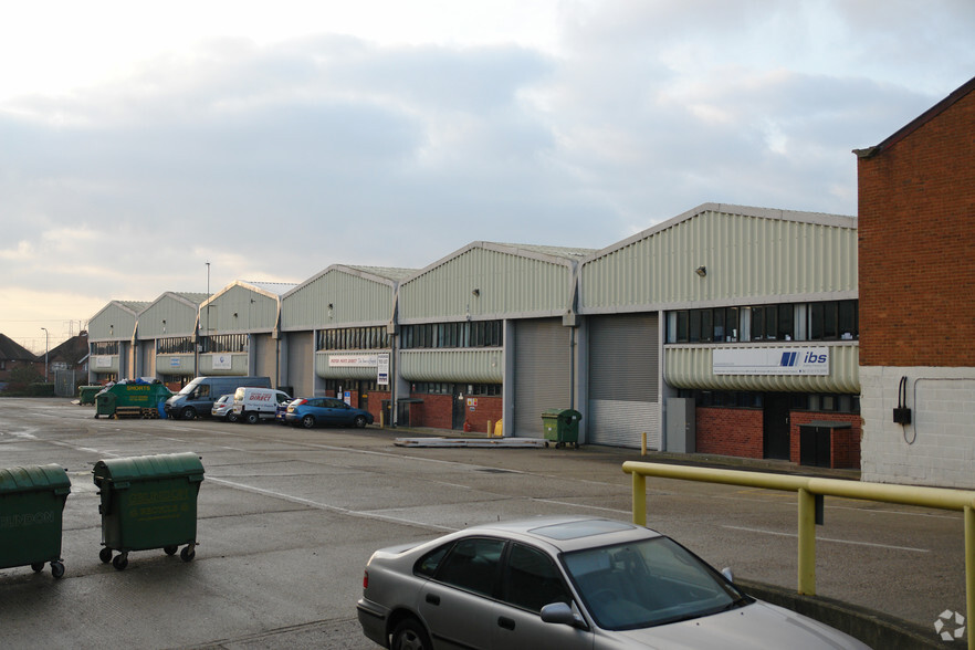 1-6 Nimrod Way, Reading à louer - Photo de l’immeuble – Image 2 sur 10
