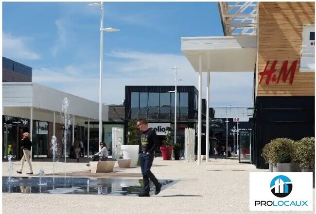 Plus de détails pour Local commercial à louer