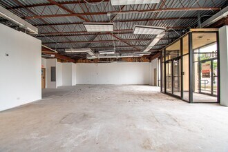 6000-6064 Ingram Rd, San Antonio, TX à louer Photo intérieure– Image 1 sur 5