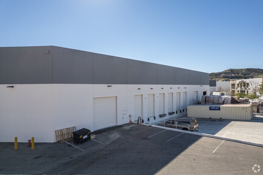 28606 Hasley Canyon Rd, Castaic, CA à louer - Photo de l’immeuble – Image 3 sur 6