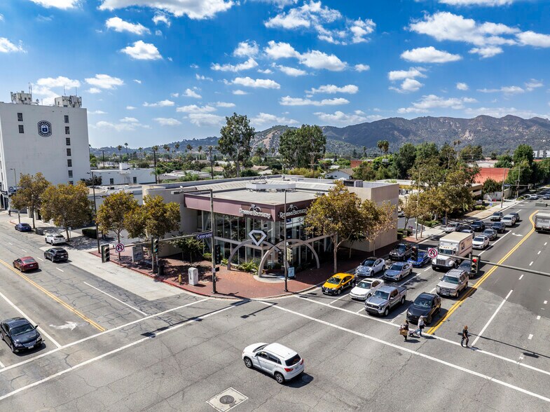 300 W Colorado St, Glendale, CA à vendre - Photo de l’immeuble – Image 2 sur 4