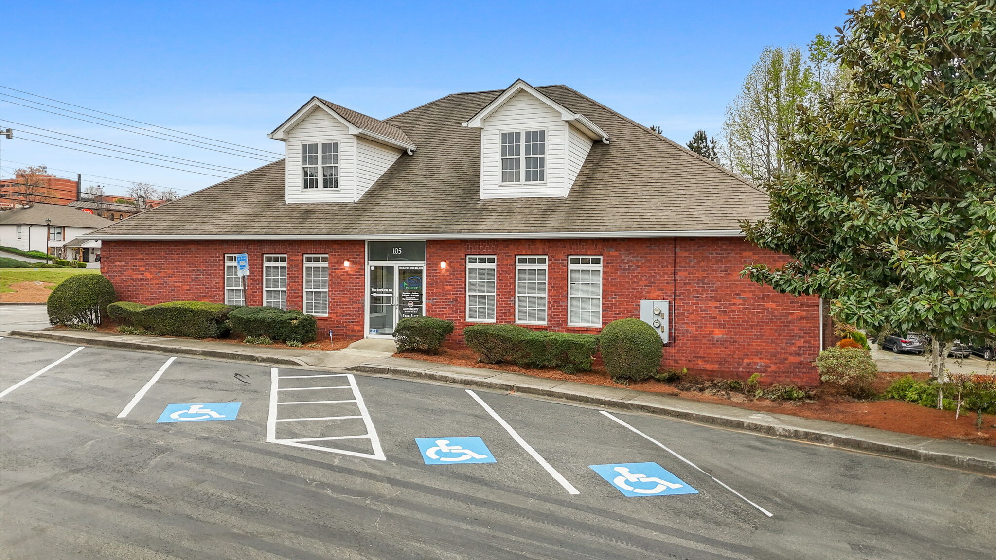 105 N Park Trl, Stockbridge, GA à louer Photo de l’immeuble– Image 1 sur 46