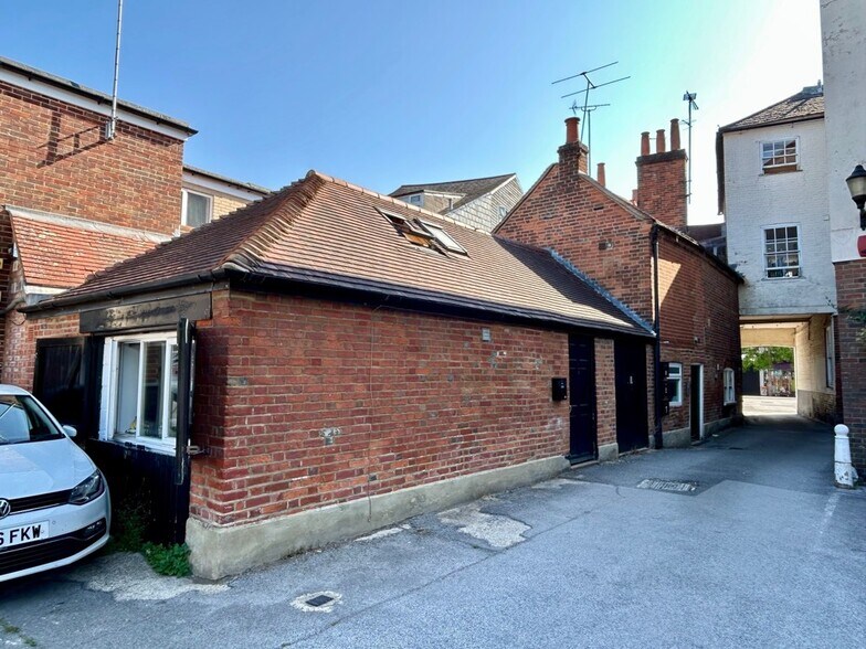 15 The Broadway, Newbury à vendre - Photo de l’immeuble – Image 2 sur 3