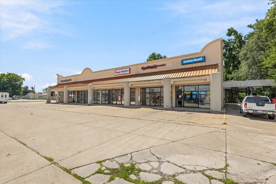 1708-1722 E Sangamon Ave, Springfield, IL à louer - Photo de l’immeuble – Image 3 sur 5