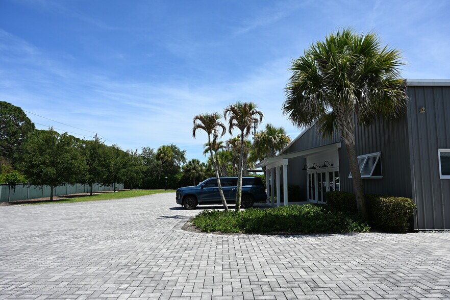 11950 SE Shell Ave, Hobe Sound, FL à louer - Photo de l’immeuble – Image 3 sur 14