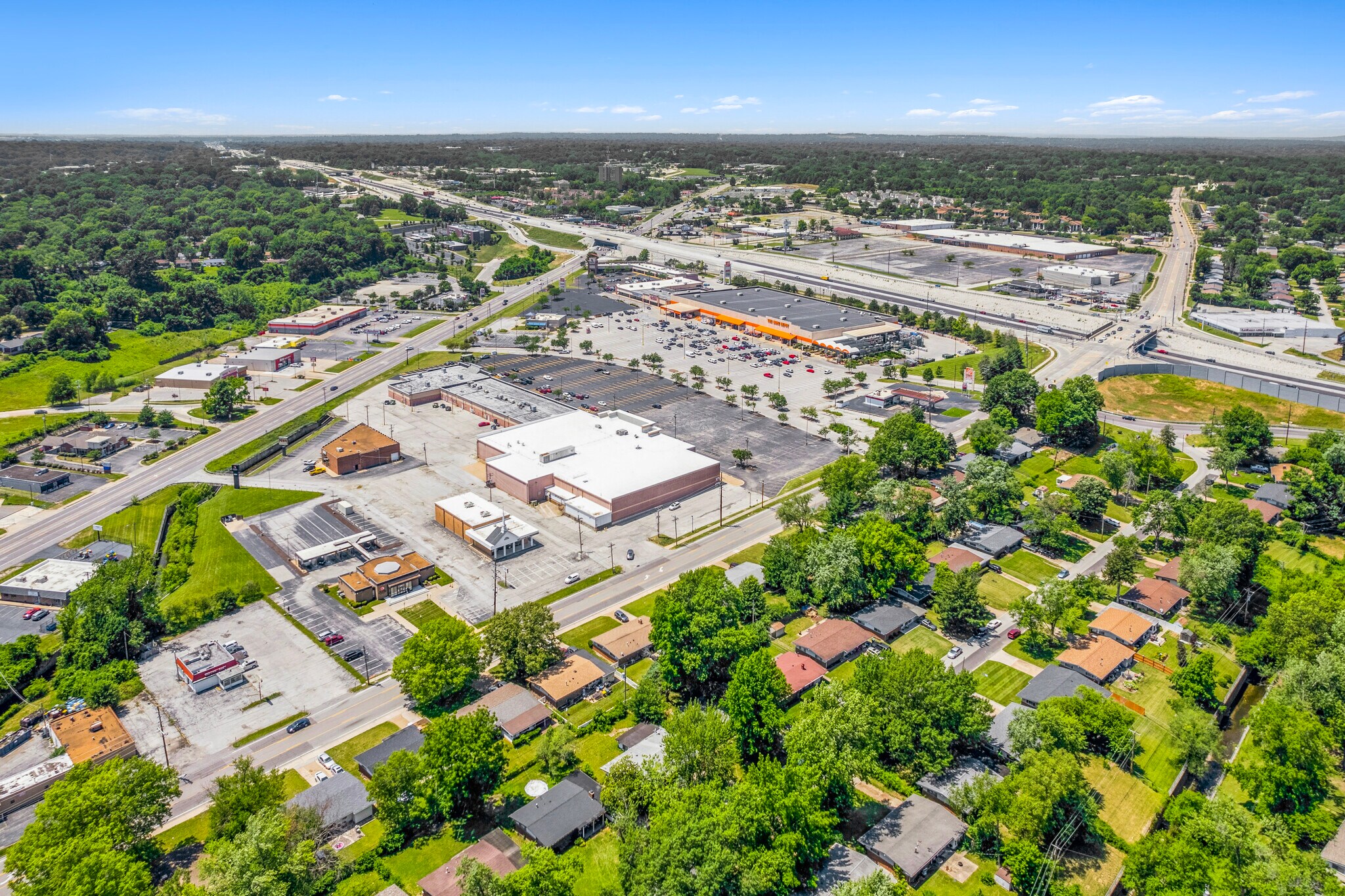 10800-10990 New Halls Ferry Rd, Ferguson, MO à louer Photo de l’immeuble– Image 1 sur 16