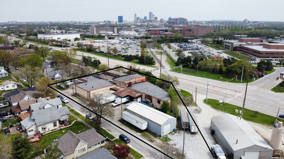 1527 Miller St, Indianapolis, IN à vendre - Photo de l’immeuble – Image 1 sur 10