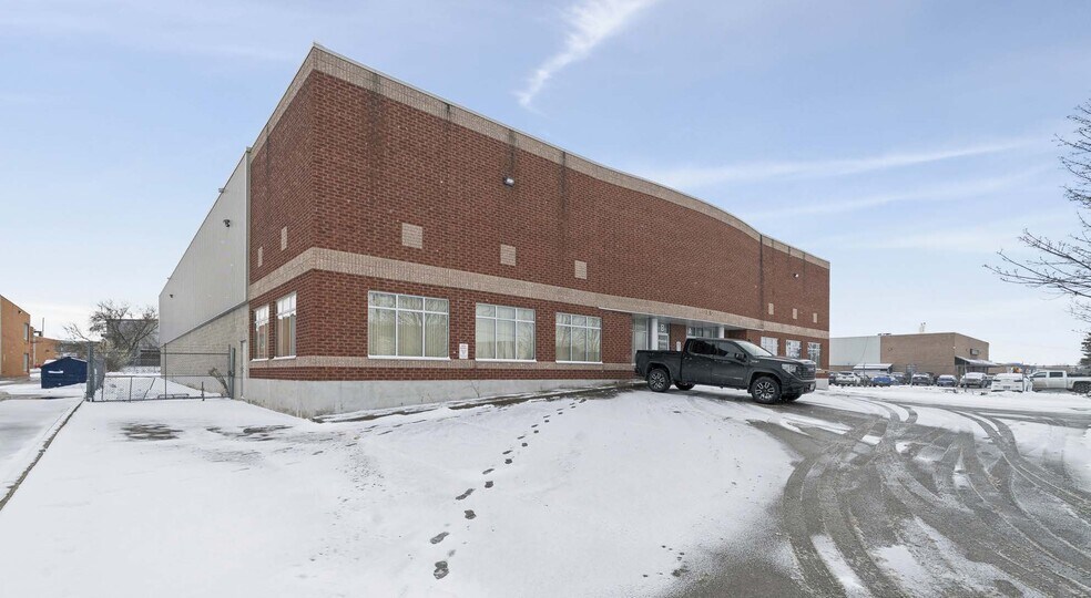 1250 Kerrisdale Blvd, Newmarket, ON à vendre - Photo de l’immeuble – Image 2 sur 13