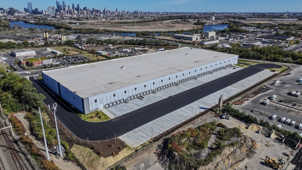 3060 S 61st St, Philadelphia, PA à louer - Photo de l’immeuble – Image 1 sur 6