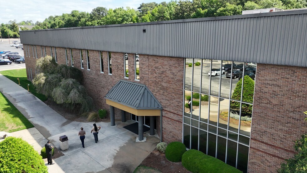 1628 Browning Rd, Columbia, SC à louer - Photo de l’immeuble – Image 1 sur 57