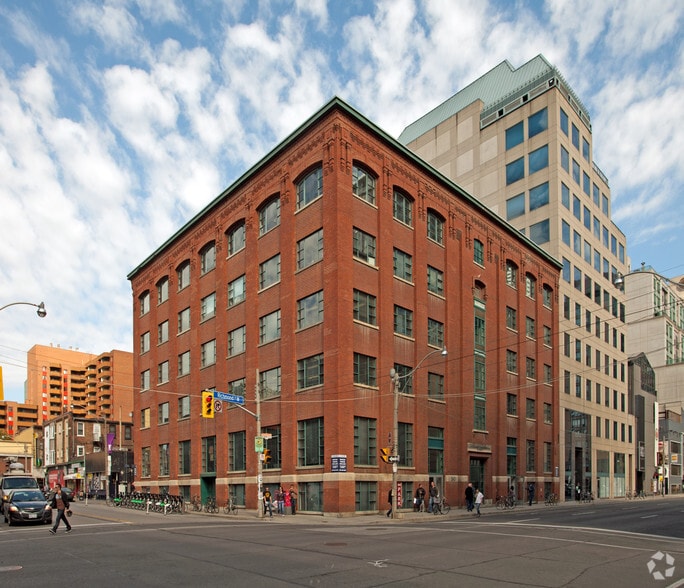 240 Richmond St W, Toronto, ON à louer - Photo de l’immeuble – Image 3 sur 23