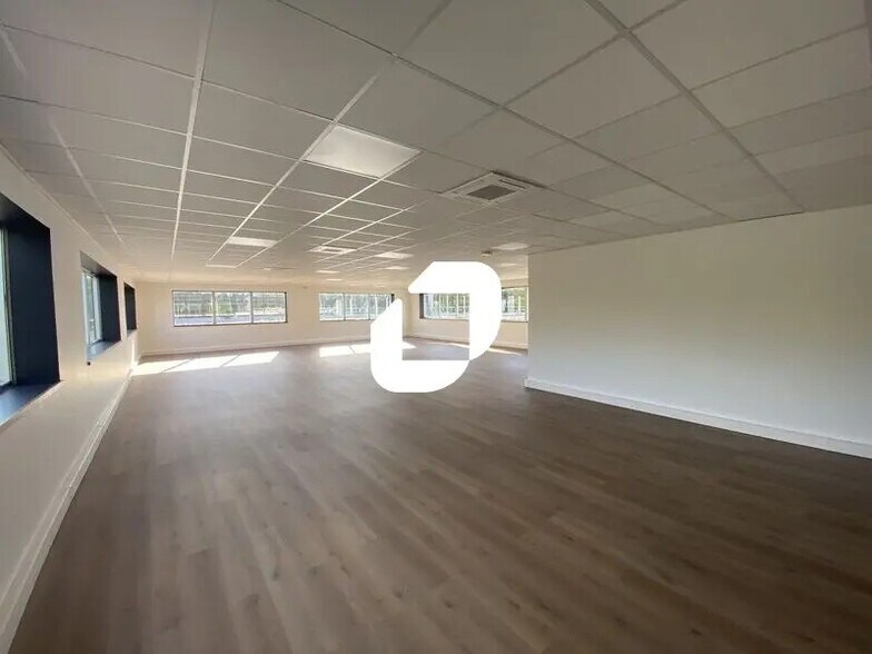 47-49 Avenue Des Genottes, Cergy à louer - Photo de l’immeuble – Image 1 sur 14