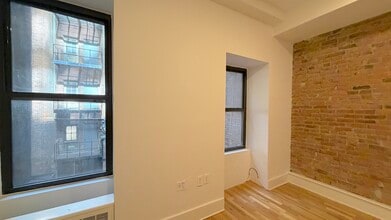 16 E 41st St, New York, NY à louer Photo intérieure– Image 1 sur 5