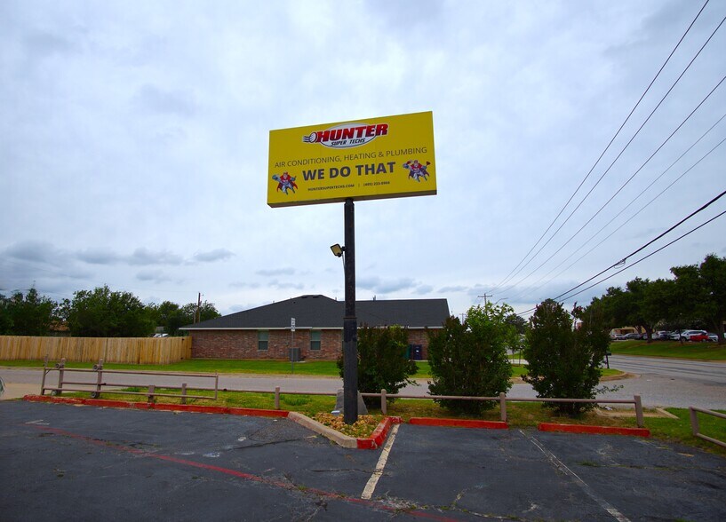 136 NW 122nd St, Oklahoma City, OK à louer - Photo de l’immeuble – Image 2 sur 15