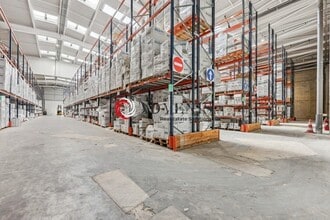 Industriel/Logistique dans Chelles à vendre Photo intérieure– Image 2 sur 6